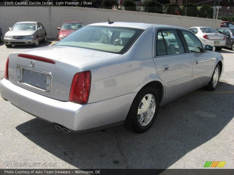 Light Platinum / Shale 2005 Cadillac DeVille Sedan