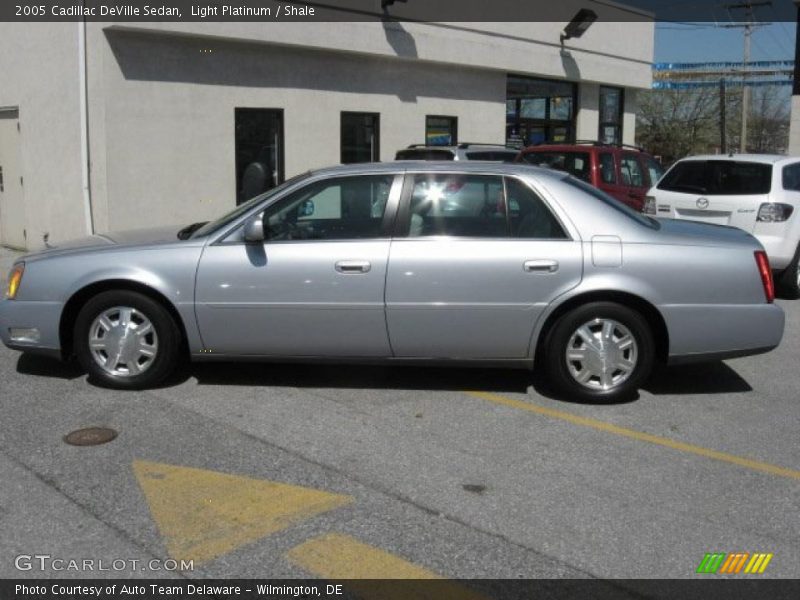 Light Platinum / Shale 2005 Cadillac DeVille Sedan