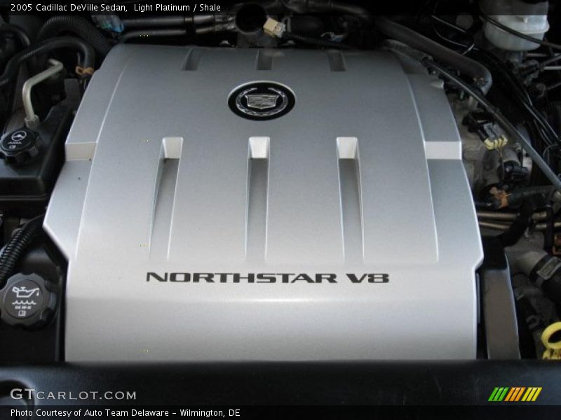Light Platinum / Shale 2005 Cadillac DeVille Sedan