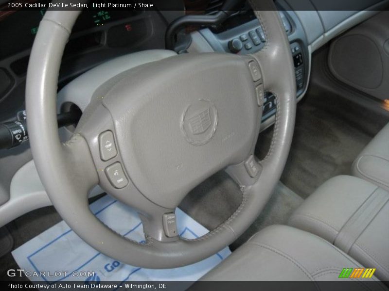 Light Platinum / Shale 2005 Cadillac DeVille Sedan