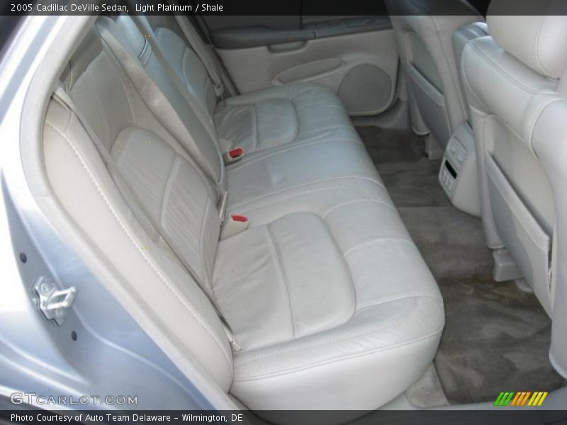 Light Platinum / Shale 2005 Cadillac DeVille Sedan