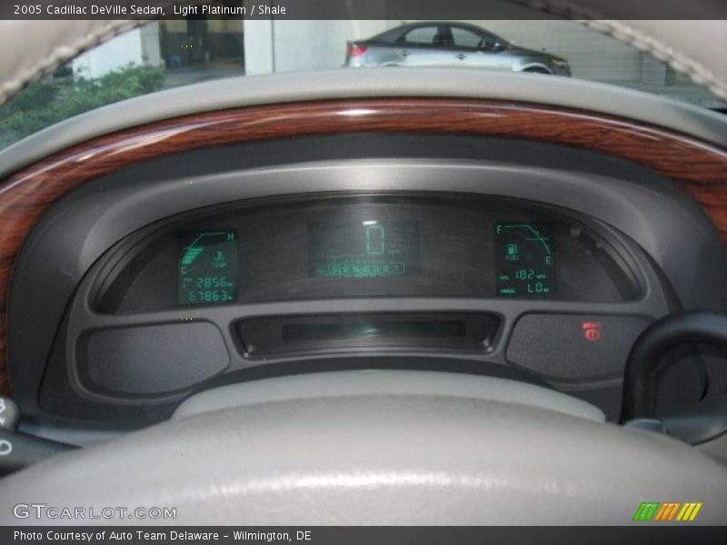 Light Platinum / Shale 2005 Cadillac DeVille Sedan