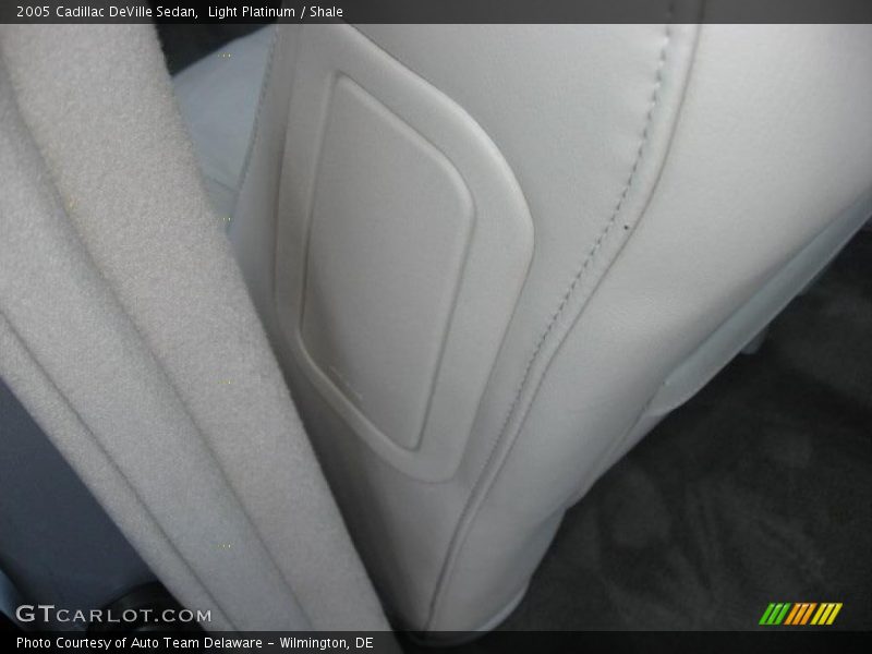 Light Platinum / Shale 2005 Cadillac DeVille Sedan