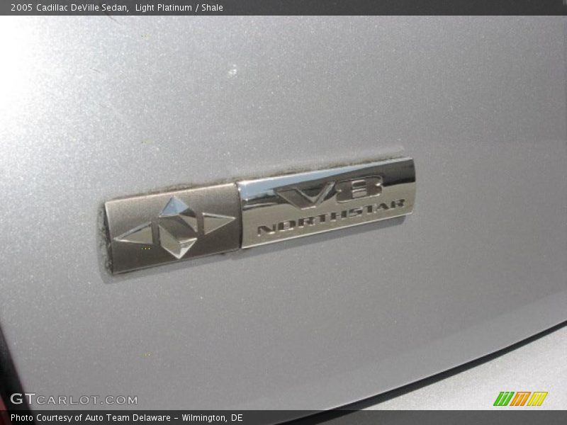 Light Platinum / Shale 2005 Cadillac DeVille Sedan