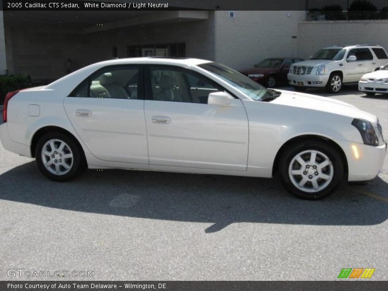 White Diamond / Light Neutral 2005 Cadillac CTS Sedan