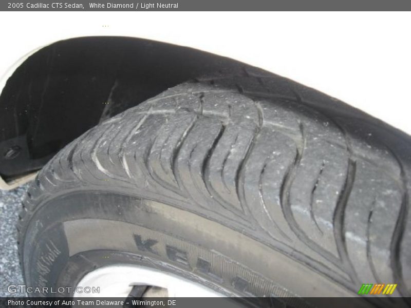 White Diamond / Light Neutral 2005 Cadillac CTS Sedan