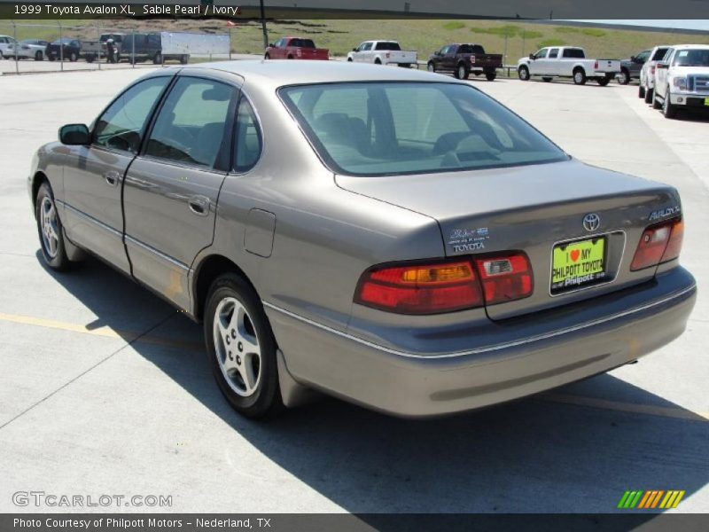Sable Pearl / Ivory 1999 Toyota Avalon XL
