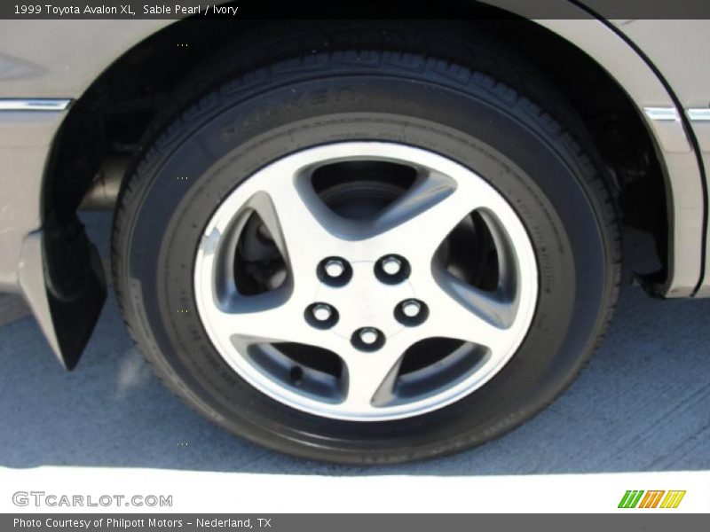Sable Pearl / Ivory 1999 Toyota Avalon XL