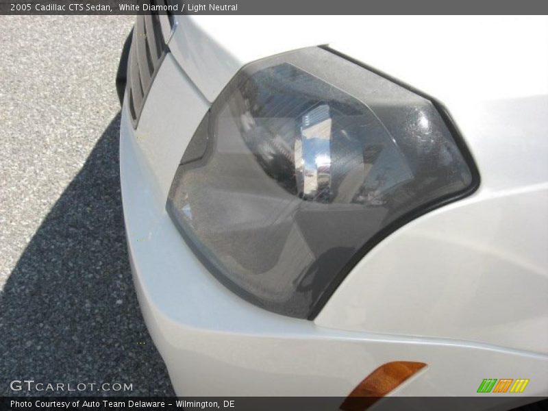 White Diamond / Light Neutral 2005 Cadillac CTS Sedan