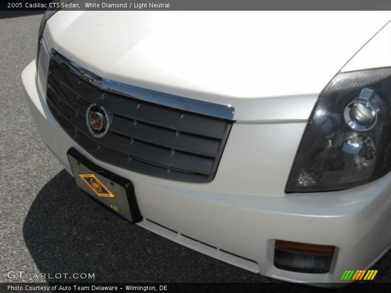 White Diamond / Light Neutral 2005 Cadillac CTS Sedan