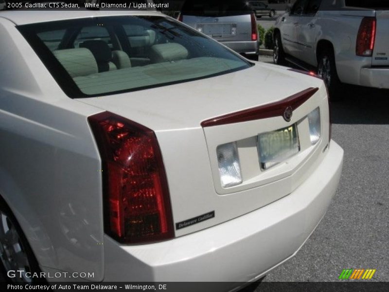 White Diamond / Light Neutral 2005 Cadillac CTS Sedan