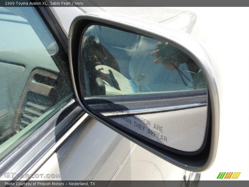 Sable Pearl / Ivory 1999 Toyota Avalon XL