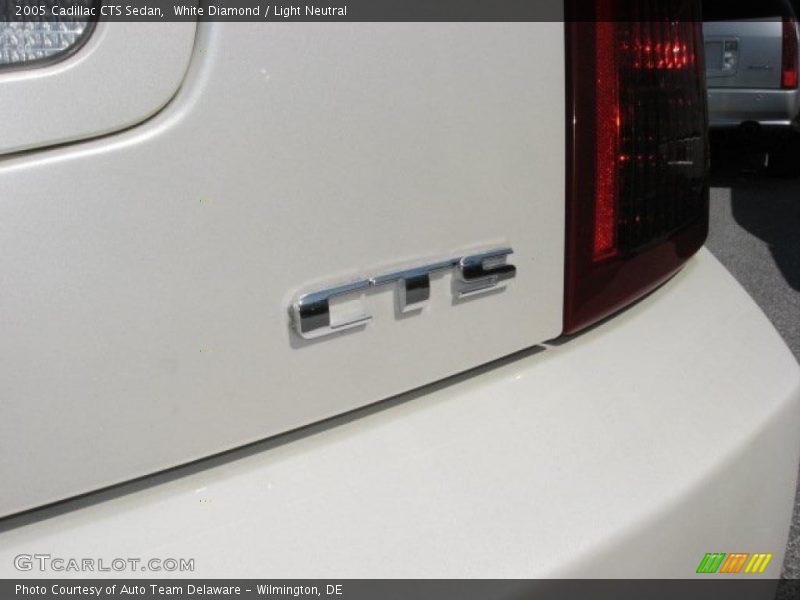 White Diamond / Light Neutral 2005 Cadillac CTS Sedan