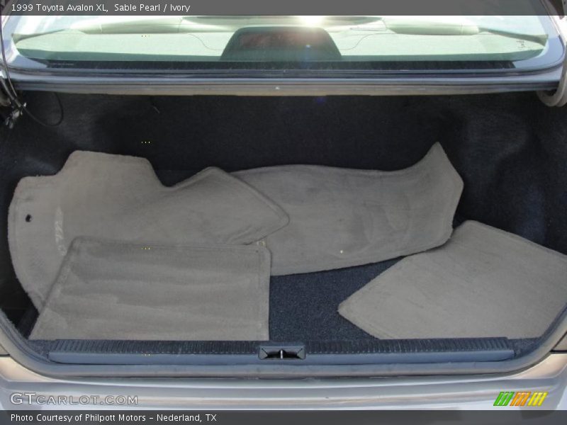 Sable Pearl / Ivory 1999 Toyota Avalon XL