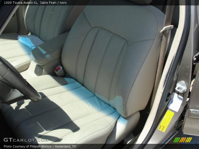 Sable Pearl / Ivory 1999 Toyota Avalon XL