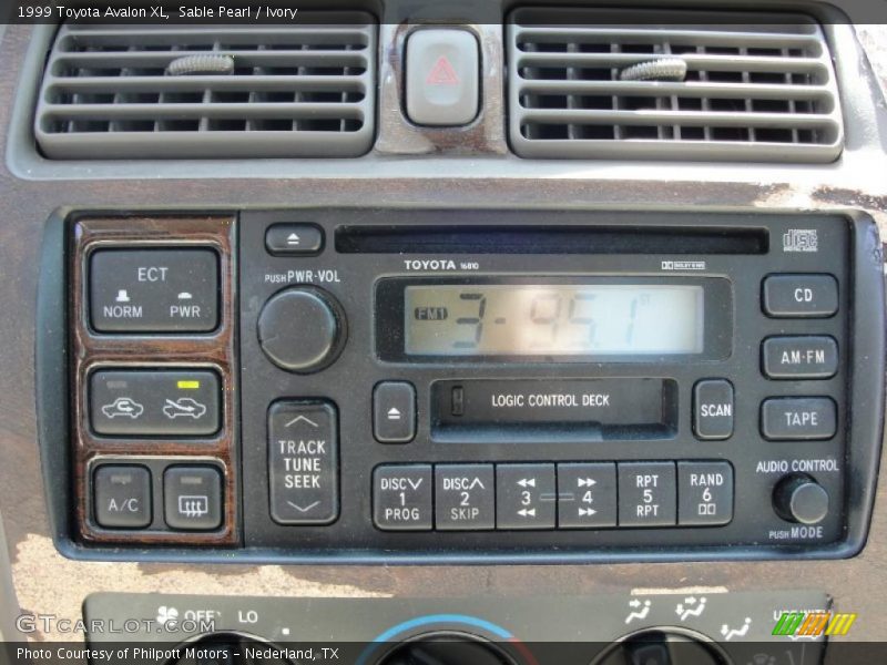 Sable Pearl / Ivory 1999 Toyota Avalon XL