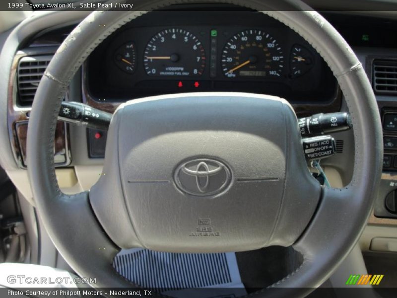 Sable Pearl / Ivory 1999 Toyota Avalon XL