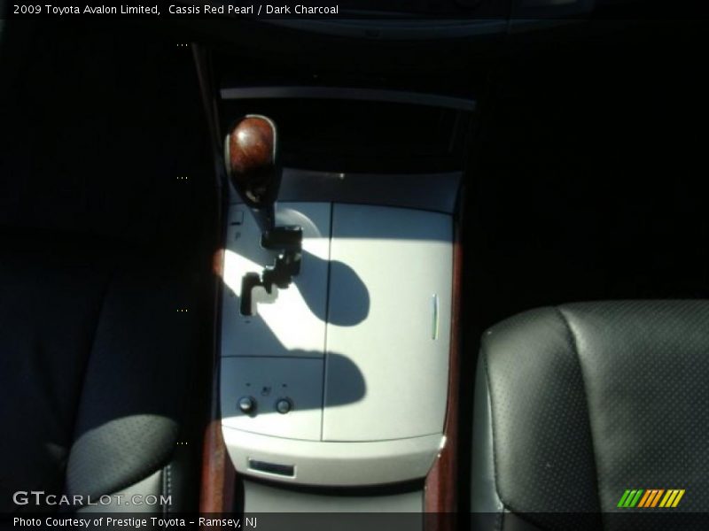 Cassis Red Pearl / Dark Charcoal 2009 Toyota Avalon Limited