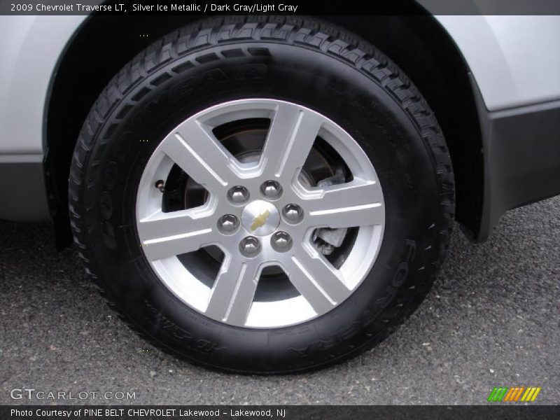 Silver Ice Metallic / Dark Gray/Light Gray 2009 Chevrolet Traverse LT
