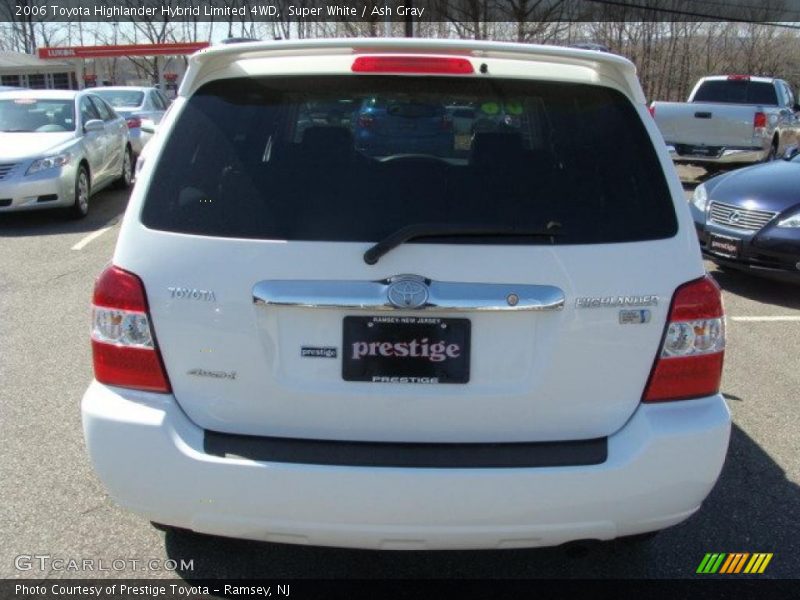 Super White / Ash Gray 2006 Toyota Highlander Hybrid Limited 4WD