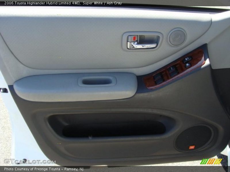 Super White / Ash Gray 2006 Toyota Highlander Hybrid Limited 4WD