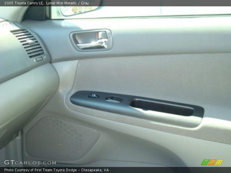Lunar Mist Metallic / Gray 2005 Toyota Camry LE
