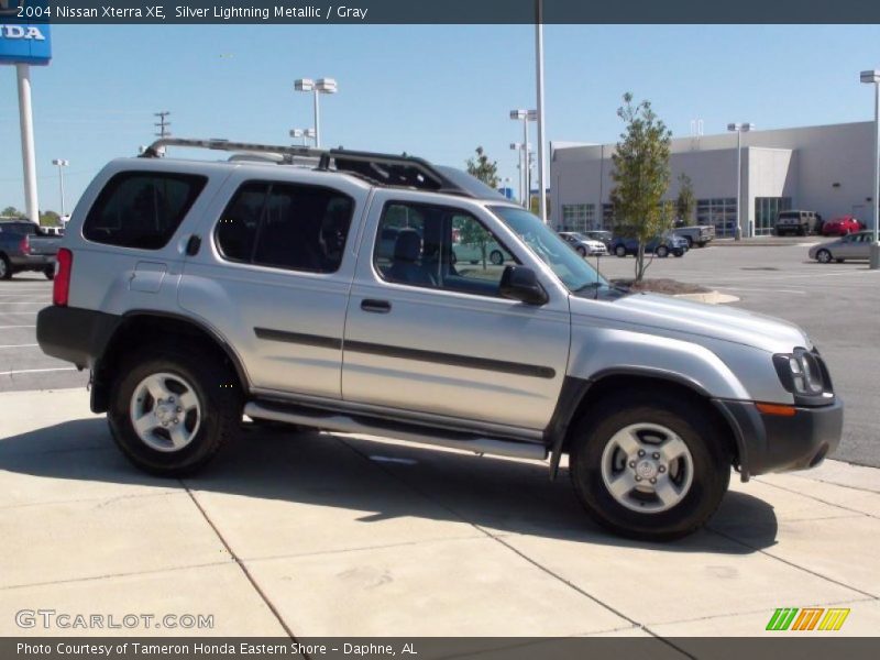 Silver Lightning Metallic / Gray 2004 Nissan Xterra XE