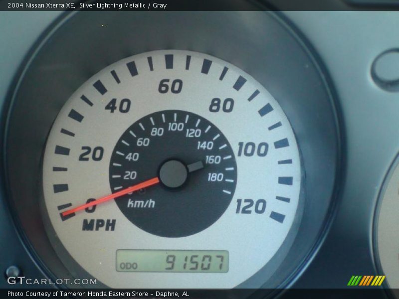 Silver Lightning Metallic / Gray 2004 Nissan Xterra XE