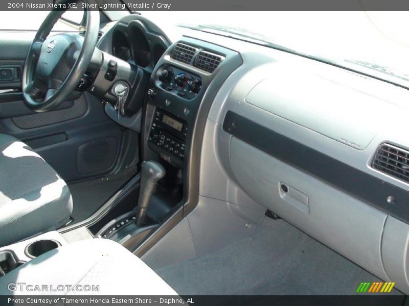 Silver Lightning Metallic / Gray 2004 Nissan Xterra XE