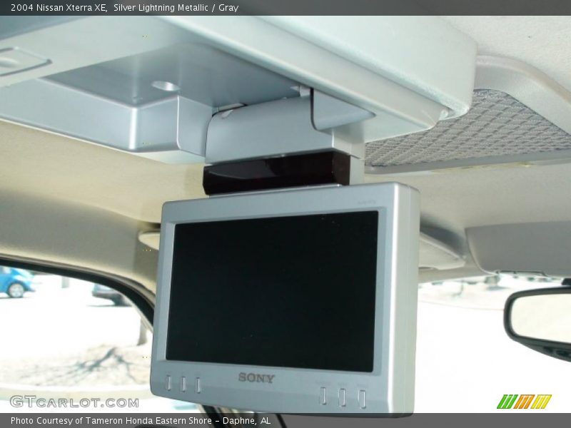 Silver Lightning Metallic / Gray 2004 Nissan Xterra XE