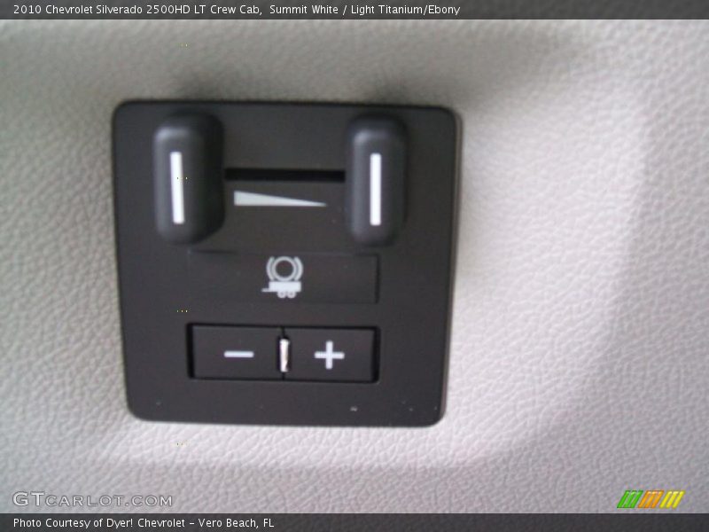 Summit White / Light Titanium/Ebony 2010 Chevrolet Silverado 2500HD LT Crew Cab