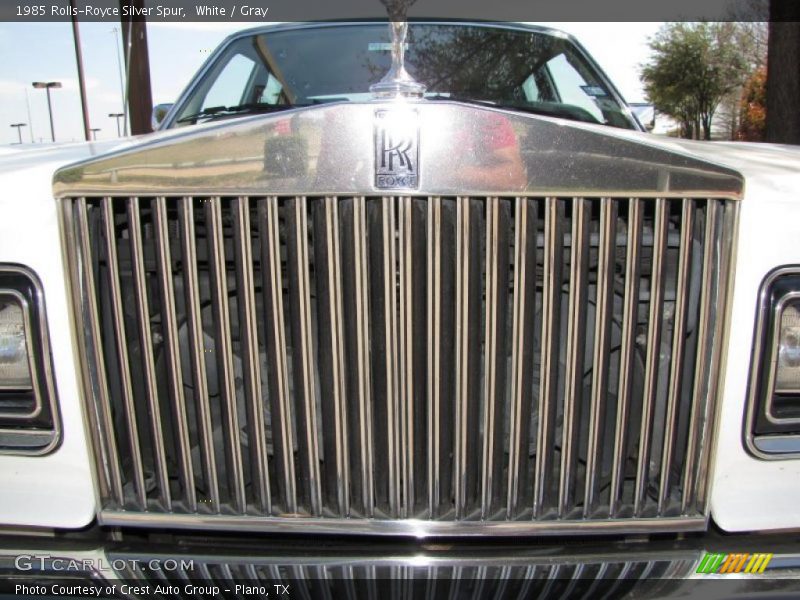 White / Gray 1985 Rolls-Royce Silver Spur