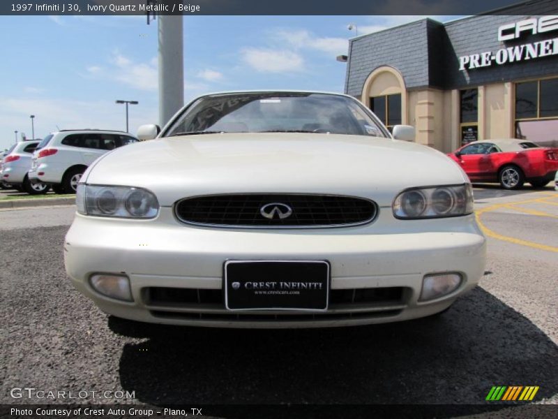 Ivory Quartz Metallic / Beige 1997 Infiniti J 30