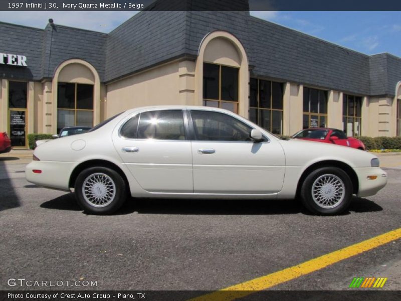 Ivory Quartz Metallic / Beige 1997 Infiniti J 30