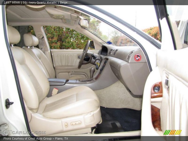 Ivory Quartz Metallic / Beige 1997 Infiniti J 30