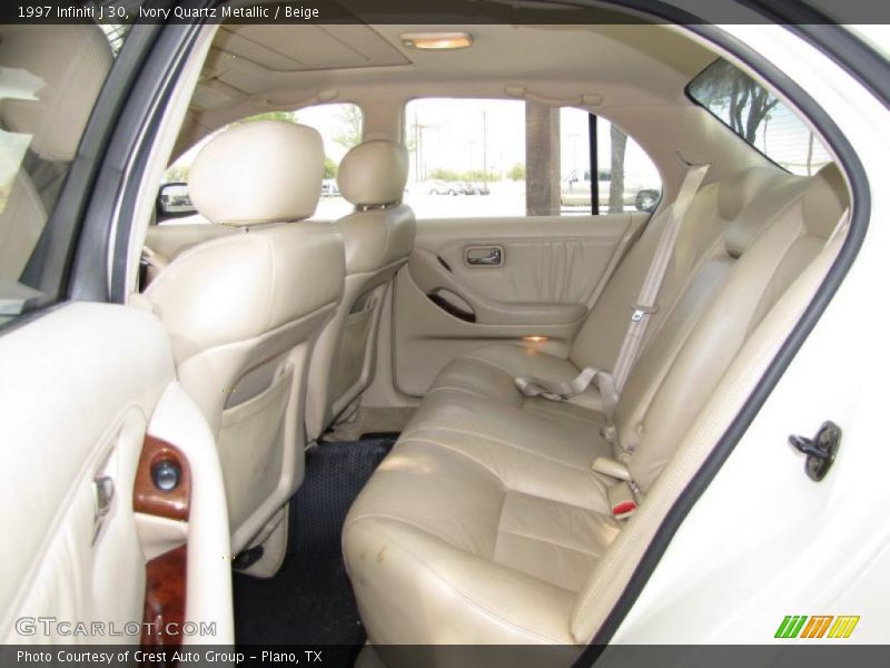 Ivory Quartz Metallic / Beige 1997 Infiniti J 30