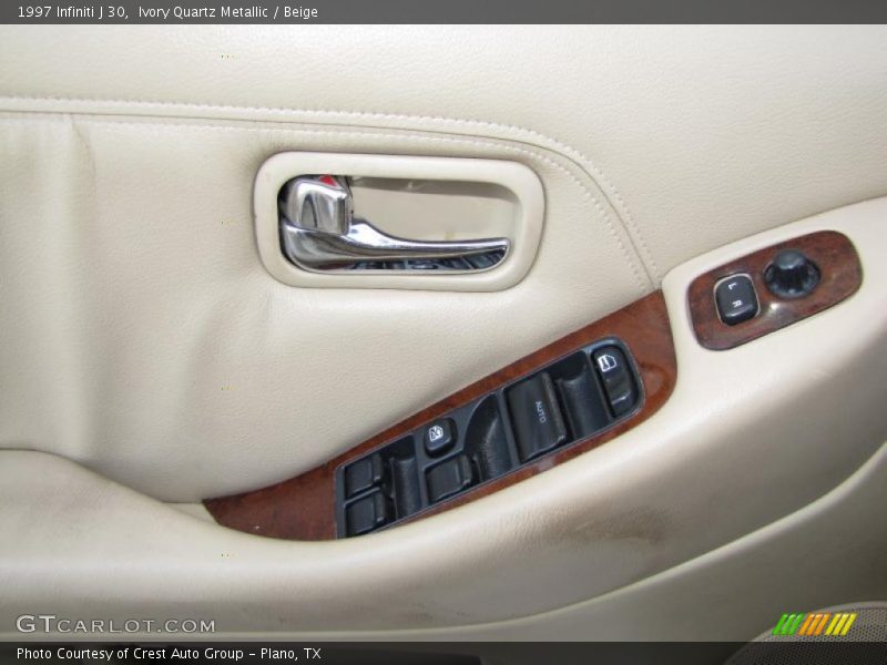 Ivory Quartz Metallic / Beige 1997 Infiniti J 30
