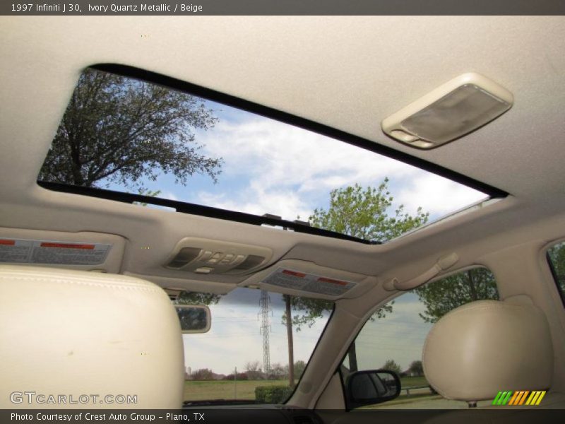 Ivory Quartz Metallic / Beige 1997 Infiniti J 30