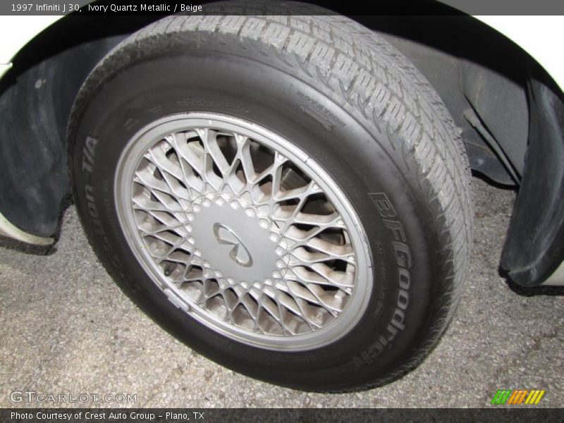 Ivory Quartz Metallic / Beige 1997 Infiniti J 30