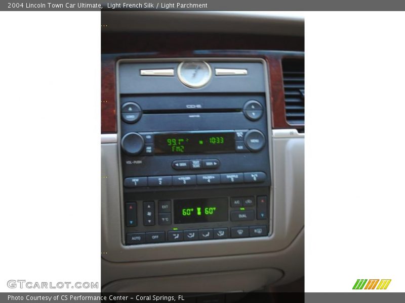 Light French Silk / Light Parchment 2004 Lincoln Town Car Ultimate