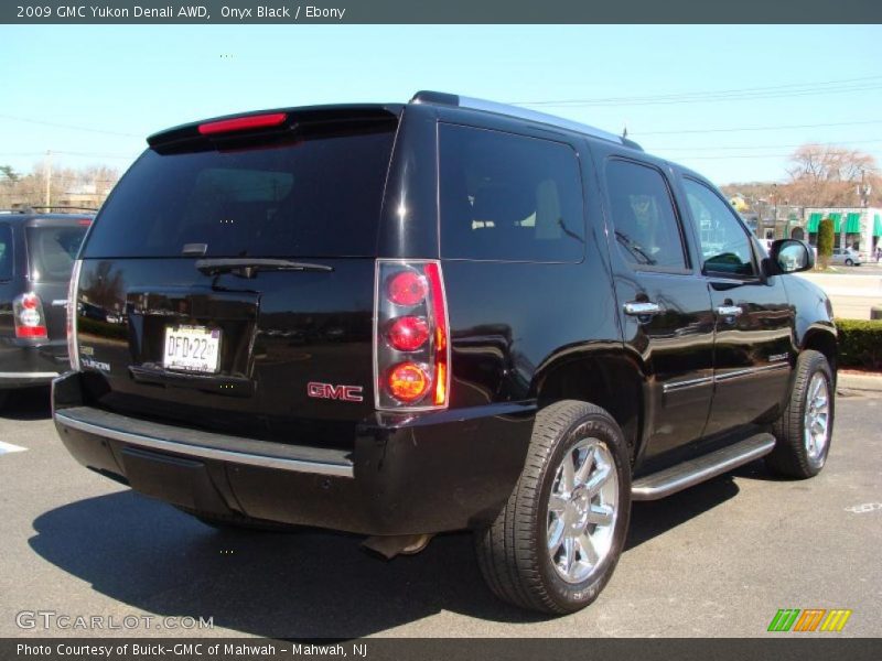 Onyx Black / Ebony 2009 GMC Yukon Denali AWD