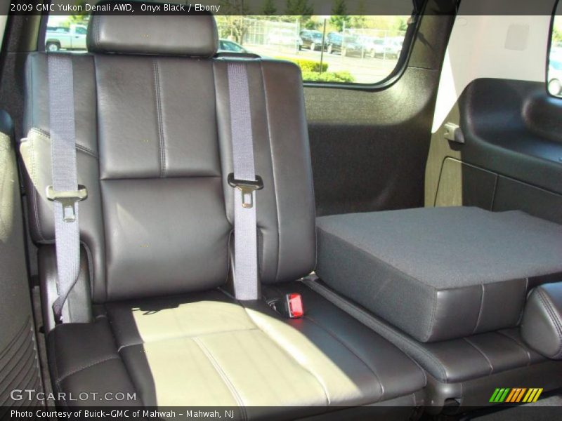 Onyx Black / Ebony 2009 GMC Yukon Denali AWD