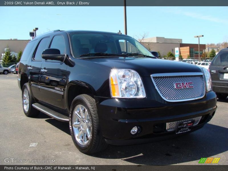 Onyx Black / Ebony 2009 GMC Yukon Denali AWD