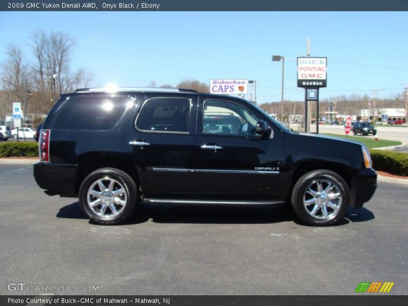 Onyx Black / Ebony 2009 GMC Yukon Denali AWD