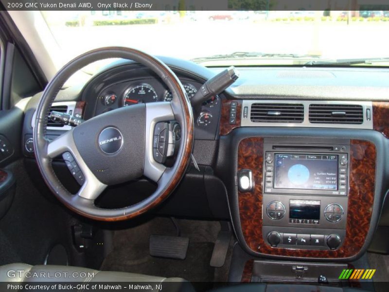 Onyx Black / Ebony 2009 GMC Yukon Denali AWD