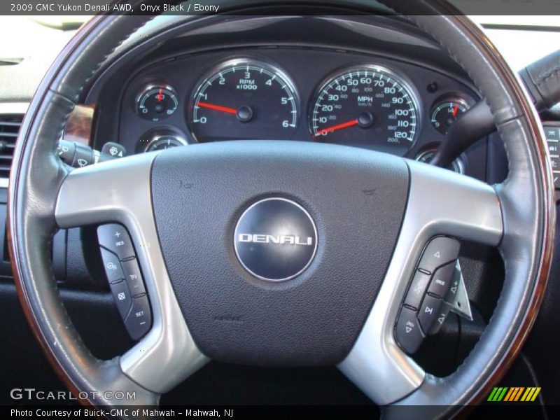 Onyx Black / Ebony 2009 GMC Yukon Denali AWD