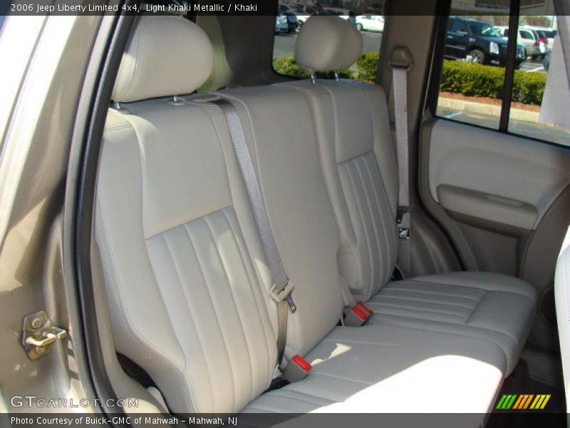 Light Khaki Metallic / Khaki 2006 Jeep Liberty Limited 4x4