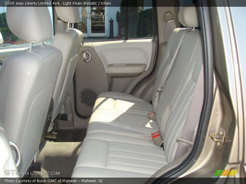 Light Khaki Metallic / Khaki 2006 Jeep Liberty Limited 4x4