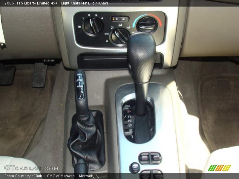 Light Khaki Metallic / Khaki 2006 Jeep Liberty Limited 4x4