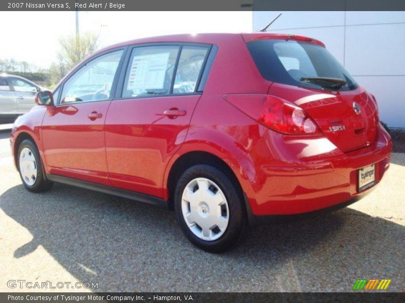 Red Alert / Beige 2007 Nissan Versa S